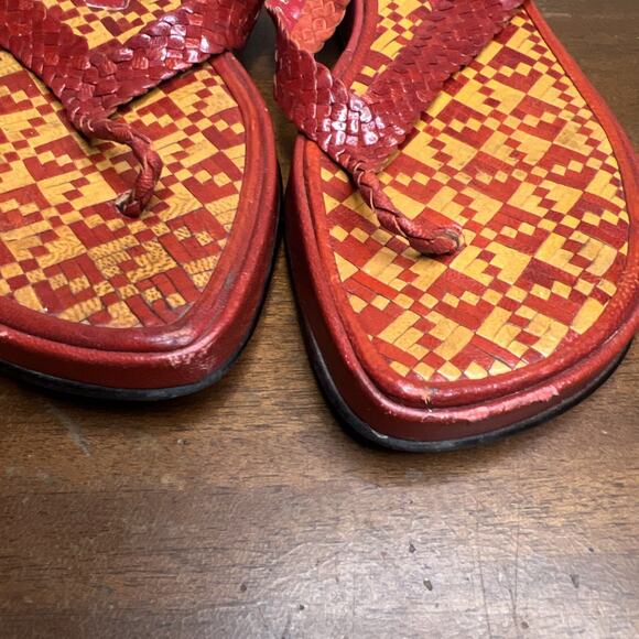 Saks Fifth Avenue Red Leather Braided Flip Flops Size 8 - Picture 5 of 5